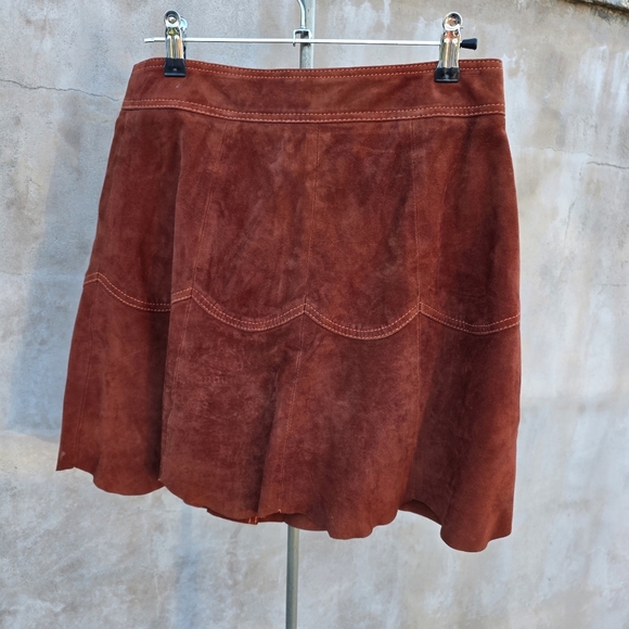 Nasty Gal rust brick colored suede skirt button front - Picture 6 of 10